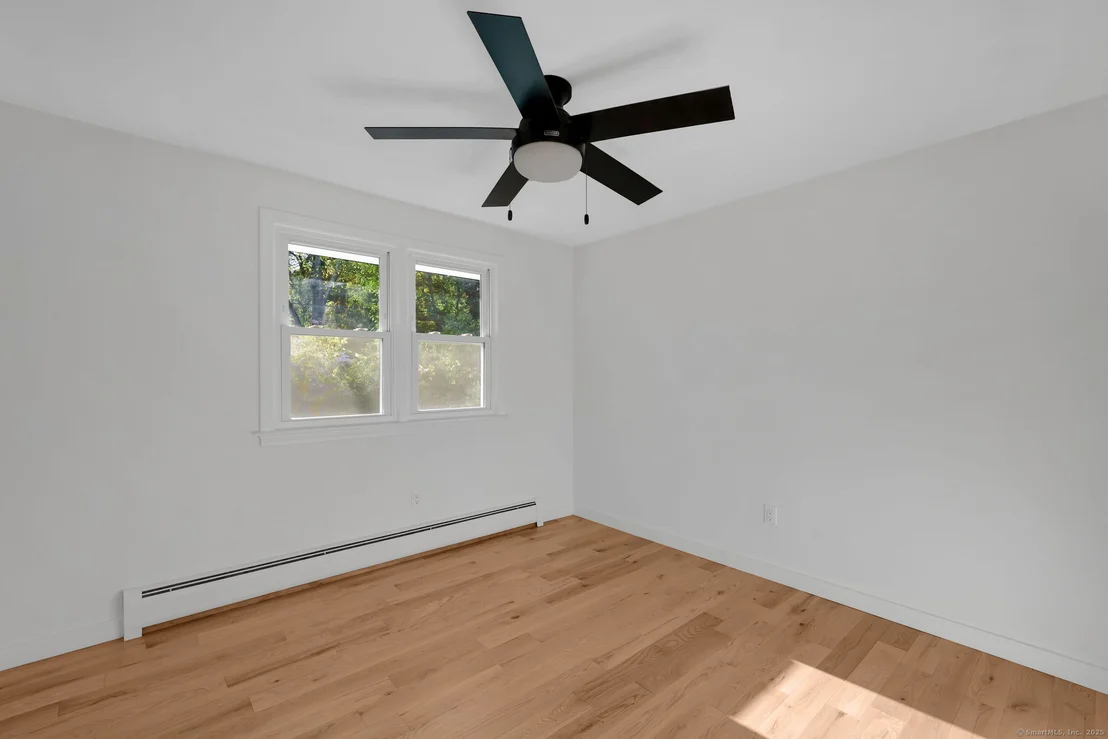 Photo of 527 Merrow Road