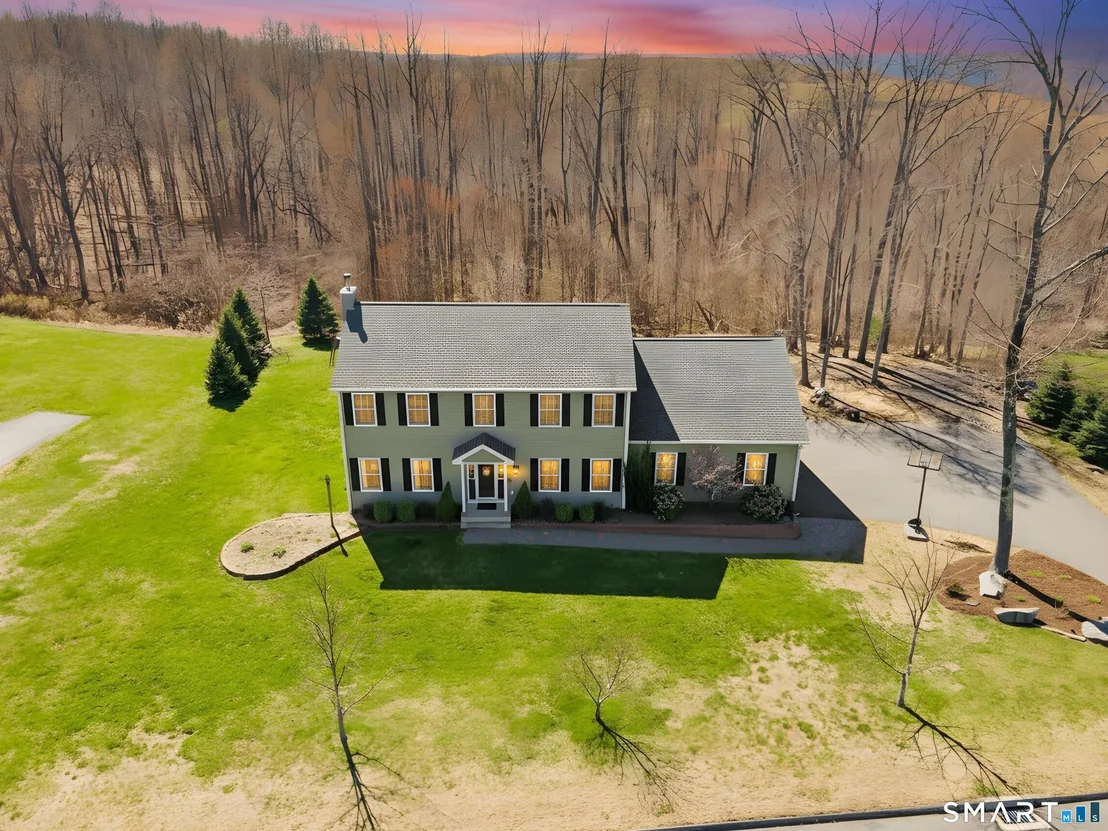 Photo of 18 Oakwood Drive