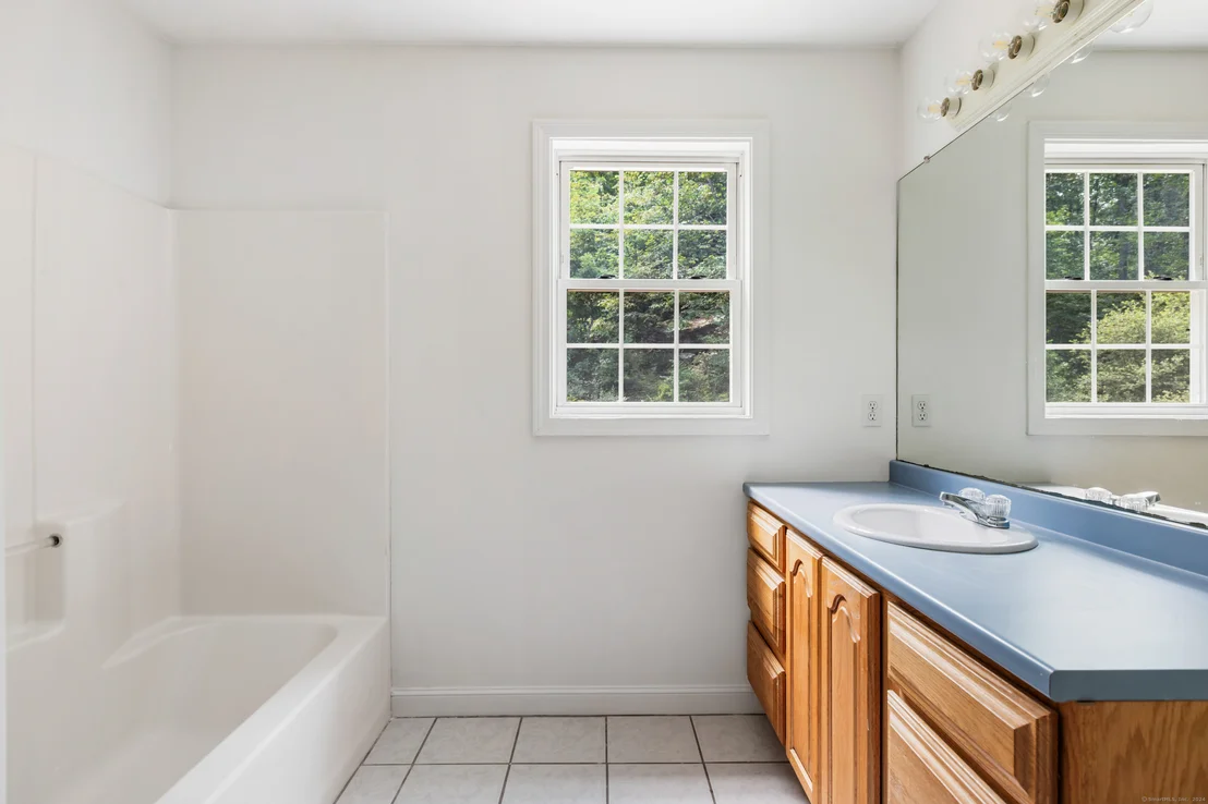 Photo of 341 Quaddick Road