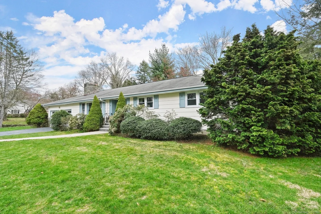 Photo of 90 Lu Manor Drive
