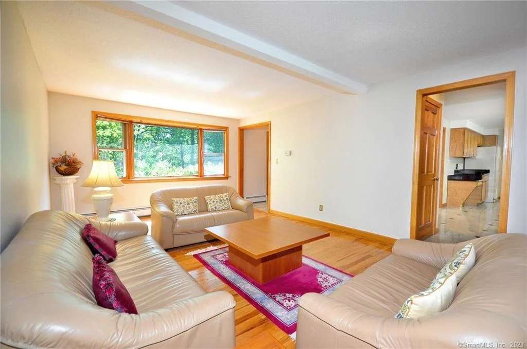 Photo of 5 Saxton Brook Drive