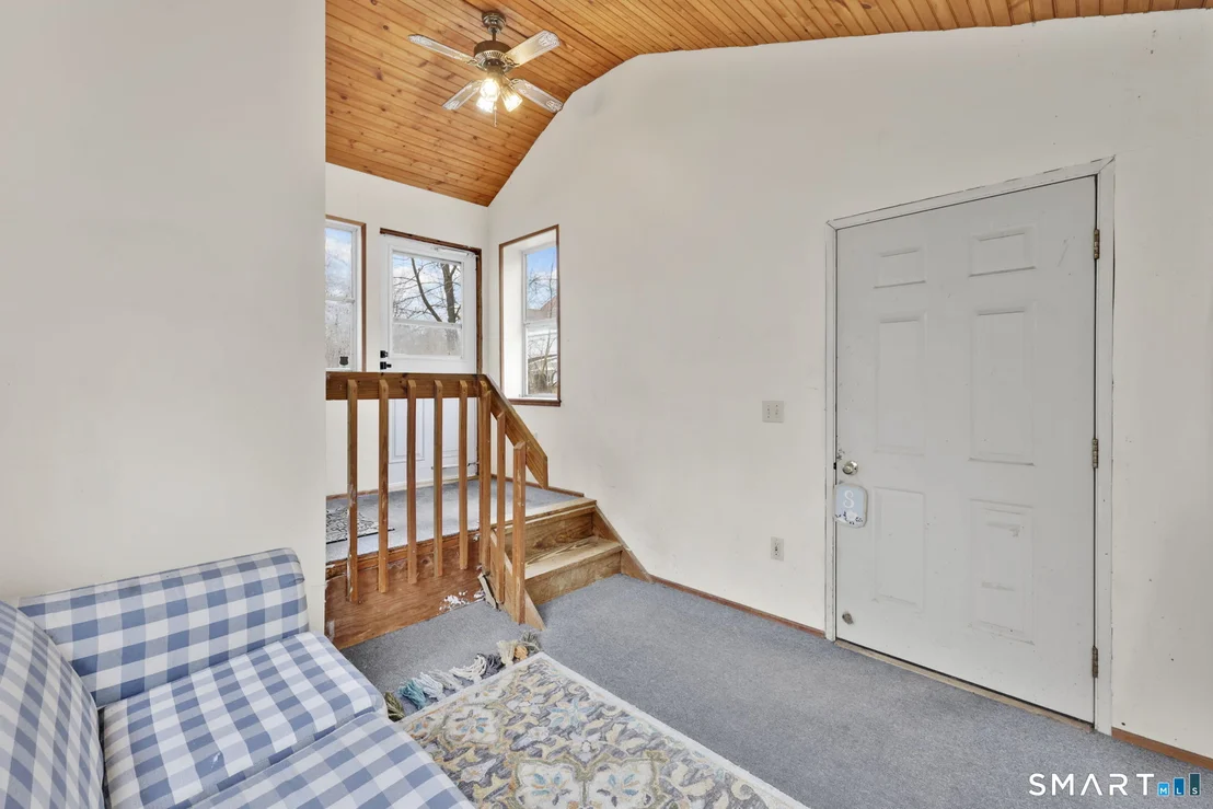 Photo of 1091 Flanders Road