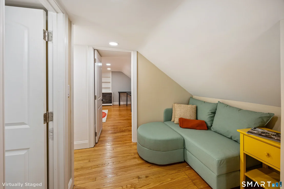 Photo of 20 Hydelor Avenue