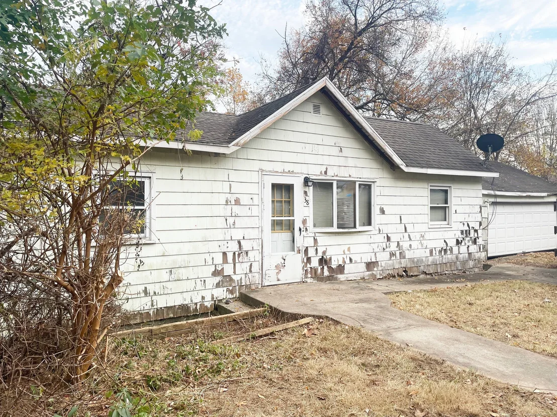 Photo of 38 Ojibwa Road