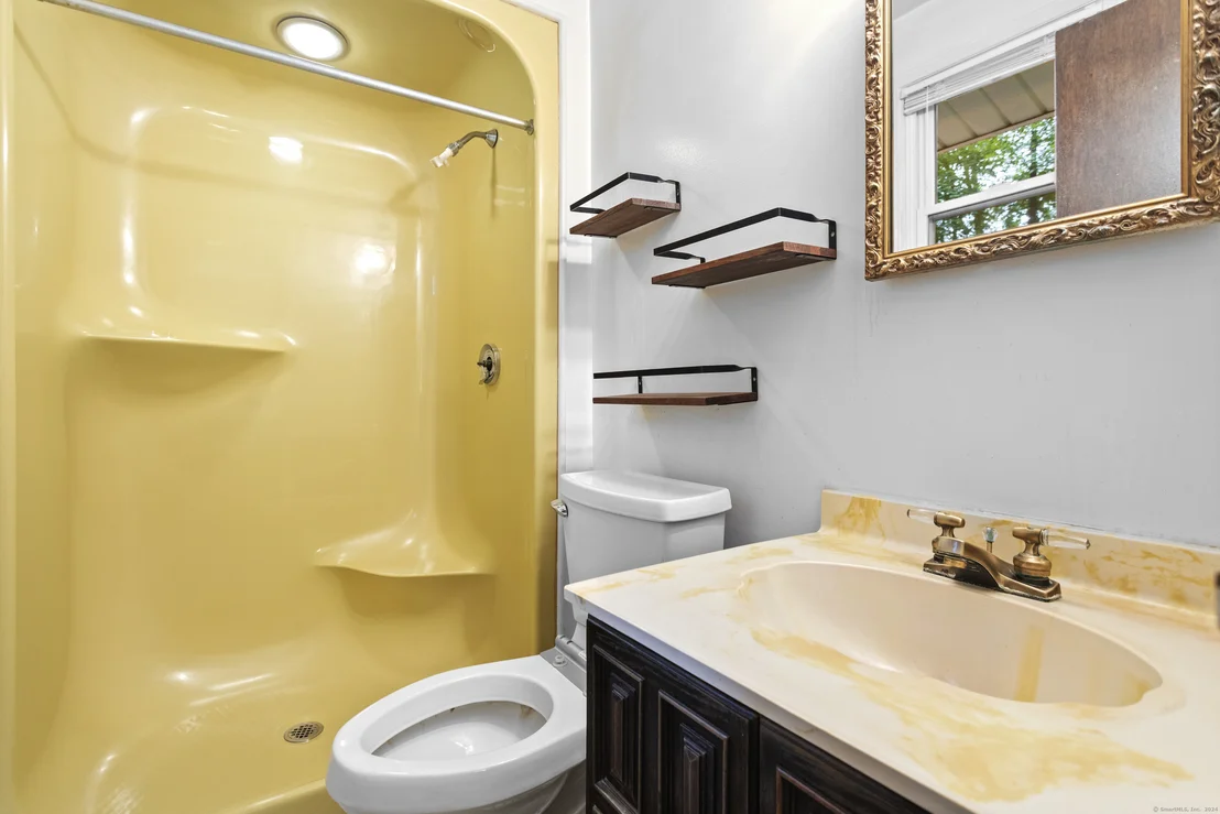 Photo of 1071 King Road