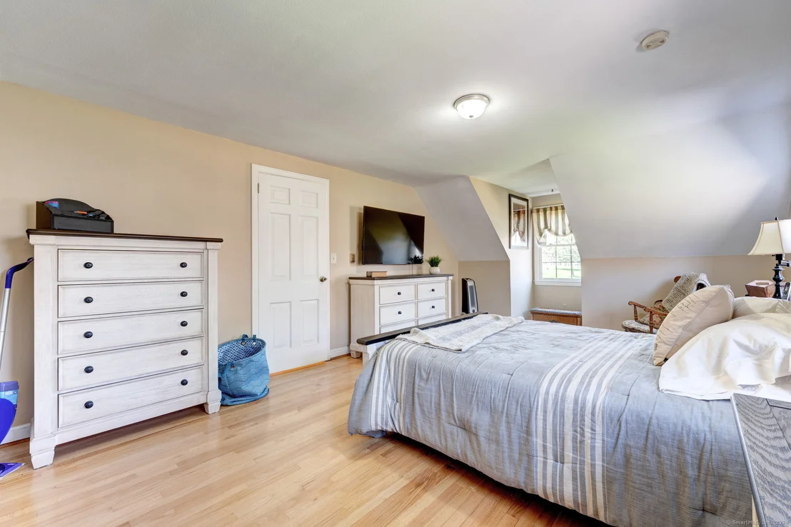 Photo of 345 Gehring Road