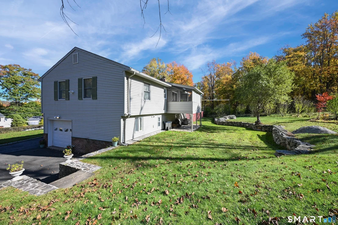Photo of 2 Ken Oaks Drive