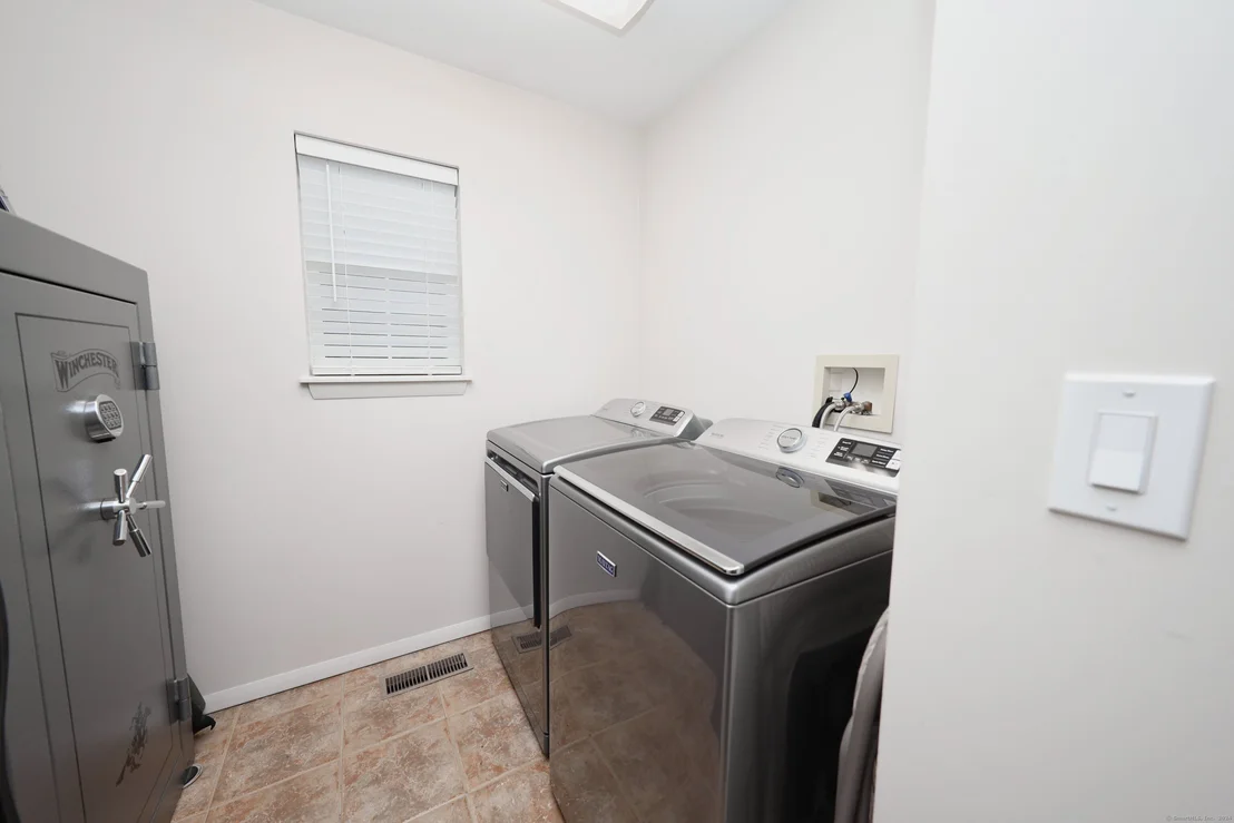 Photo of 242 Kendall Circle