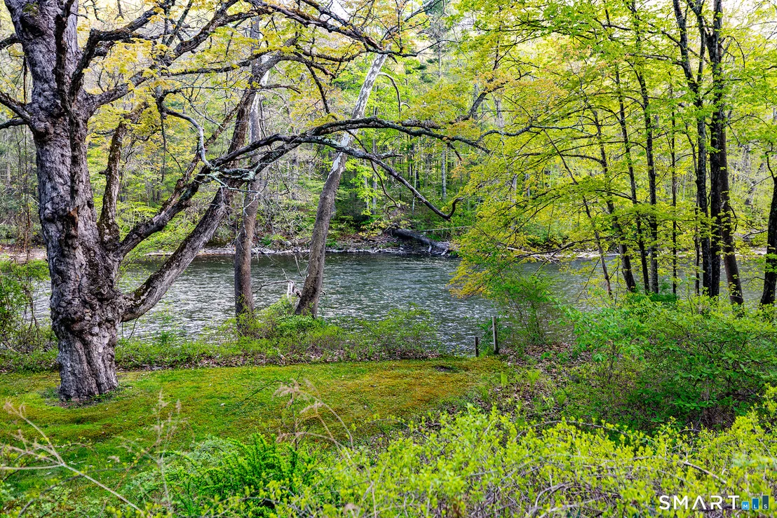 Photo of 35 River Road