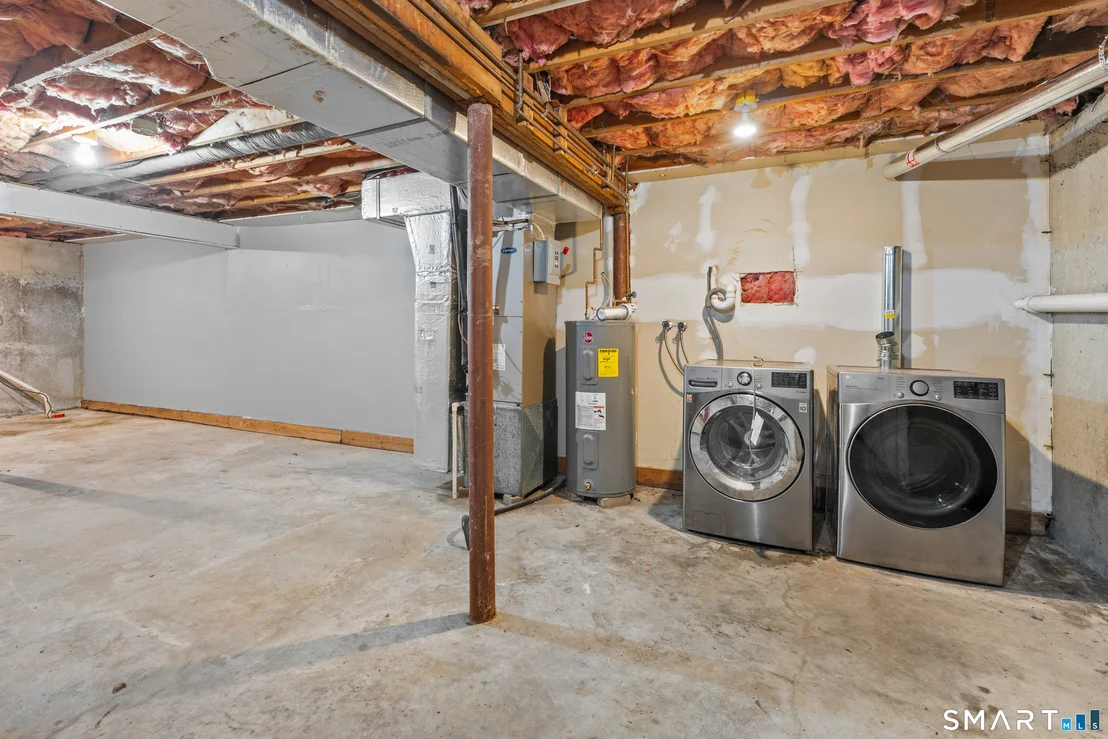 Photo of Unit 17 at 827 Oronoke Road