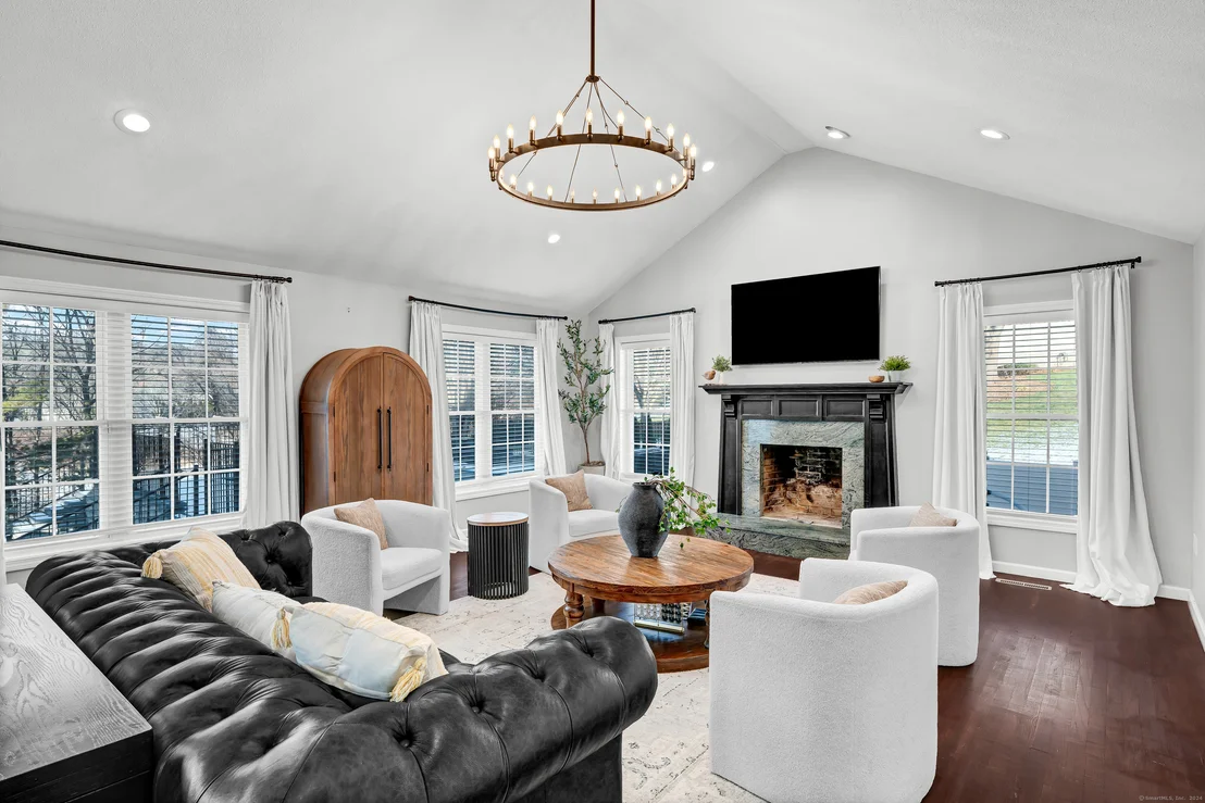 Photo of 41 Windermere Ridge Drive