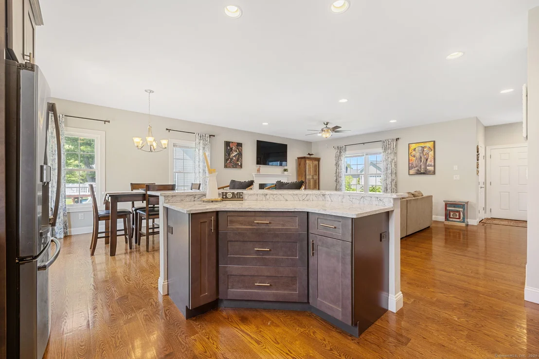 Photo of 8 River Road