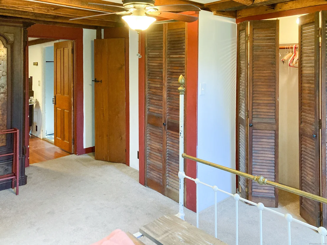 Photo of 908 Trumbull Highway
