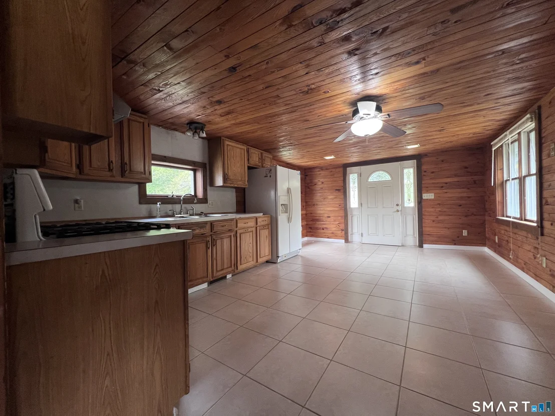 Photo of 136 Lillibridge Avenue