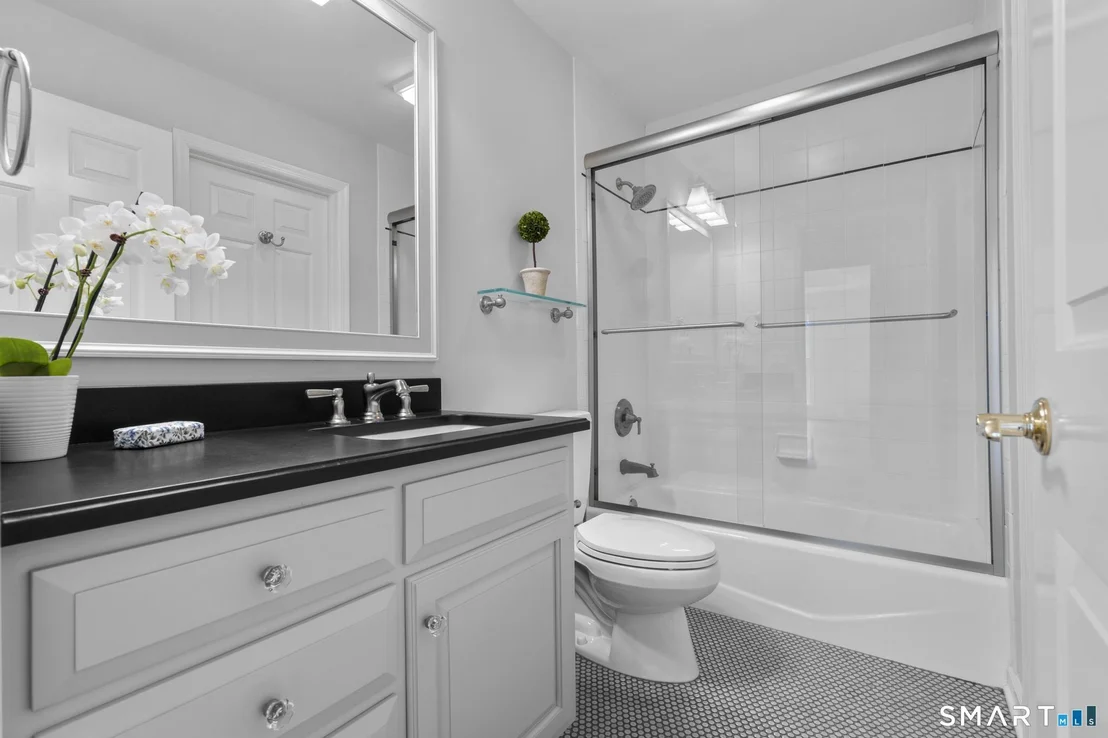 Photo of 8 Maplewood Lane