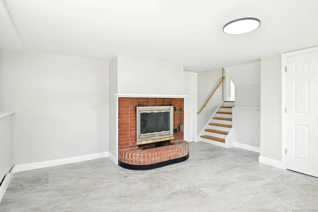 Photo of 843 Overhill Drive