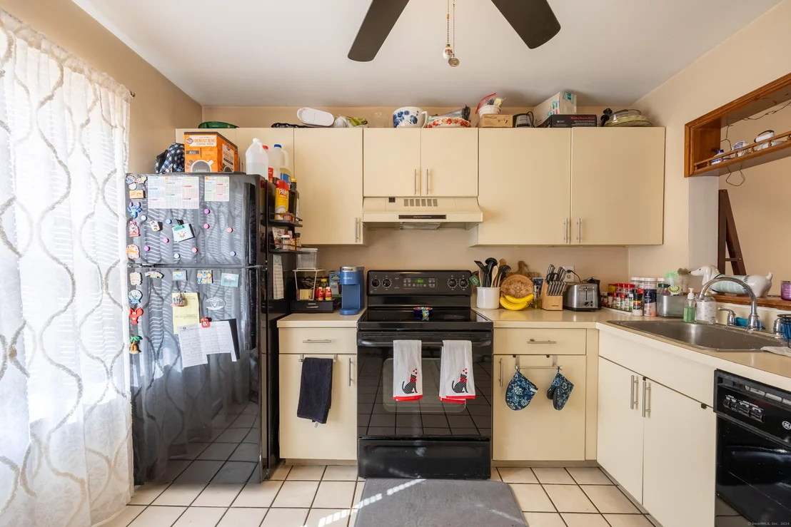Photo of Unit APT6 at 10 Taft Point
