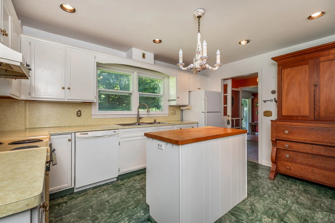 Photo of 242 Tophet Road