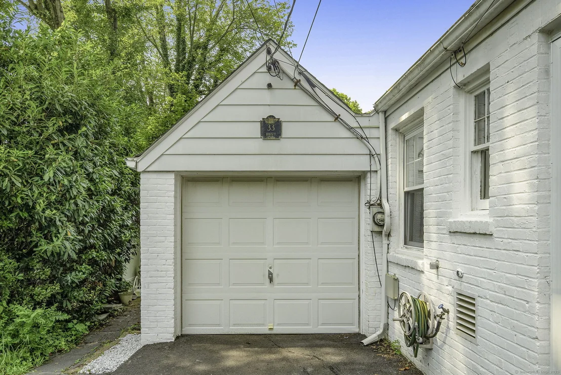 Photo of 33 Halsey Drive