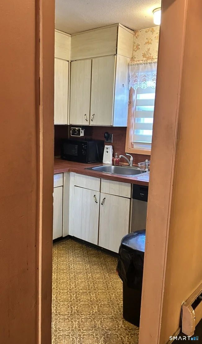 Photo of Unit 4 at 2 Camelot Drive
