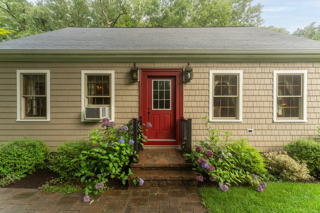 Photo of 512 Squaw Rock Road
