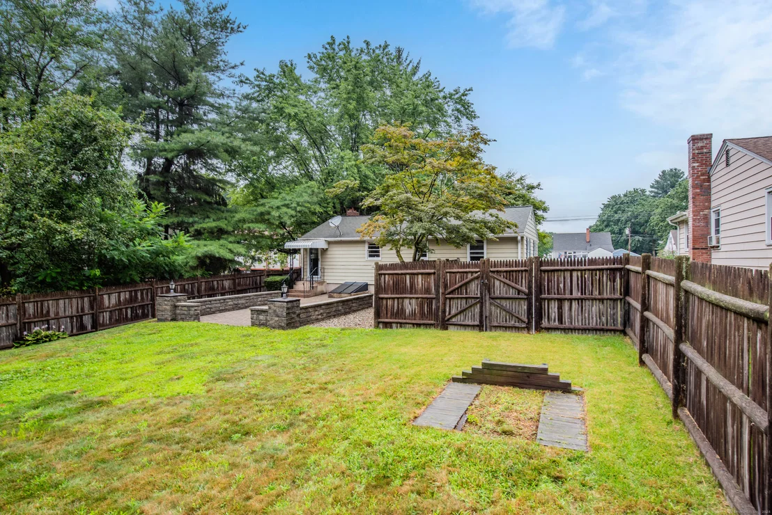Photo of 1 Higgins Avenue