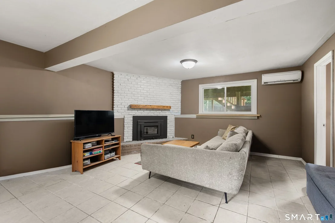 Photo of 8 Meadow Drive
