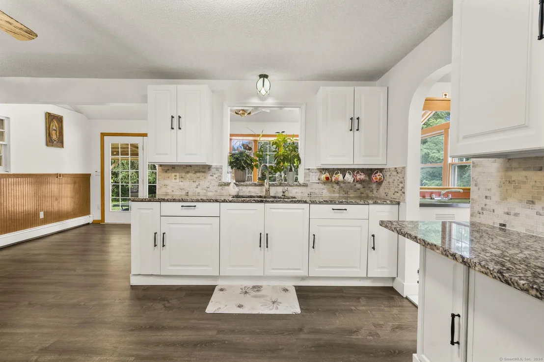 Photo of 668 Ellington Road