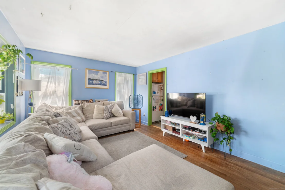 Photo of 52 Round Hill Road