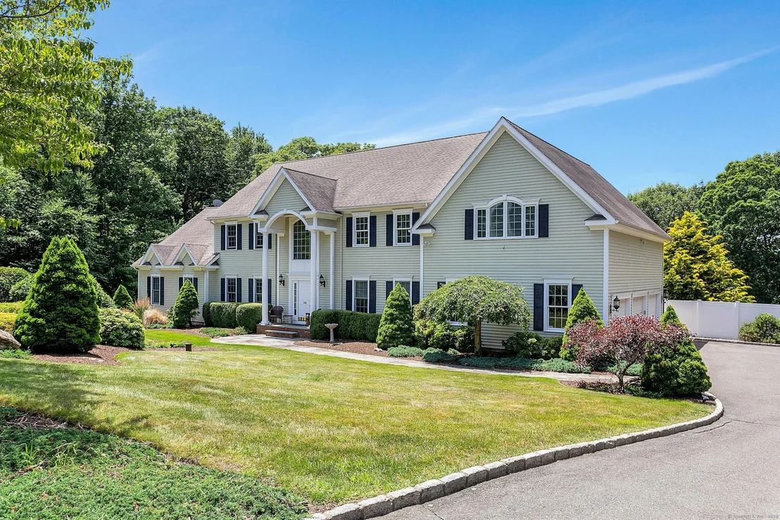 Photo of 26 Oak Ridge Drive