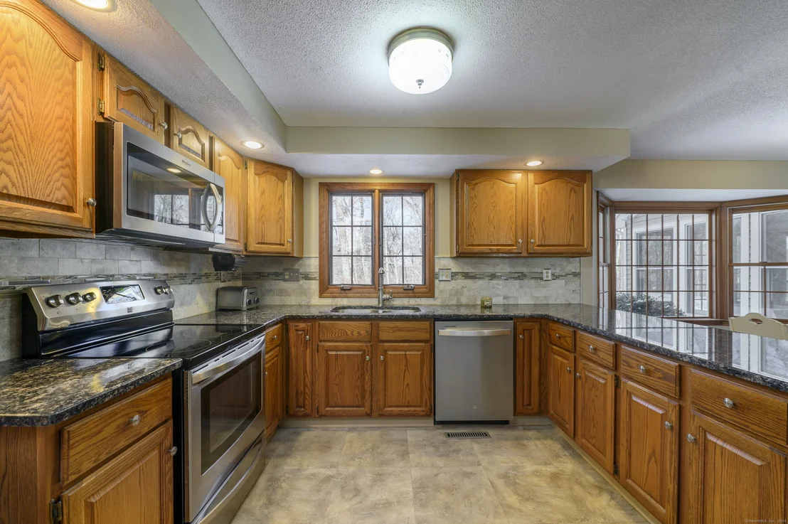 Photo of 1352 Wolf Hill Road