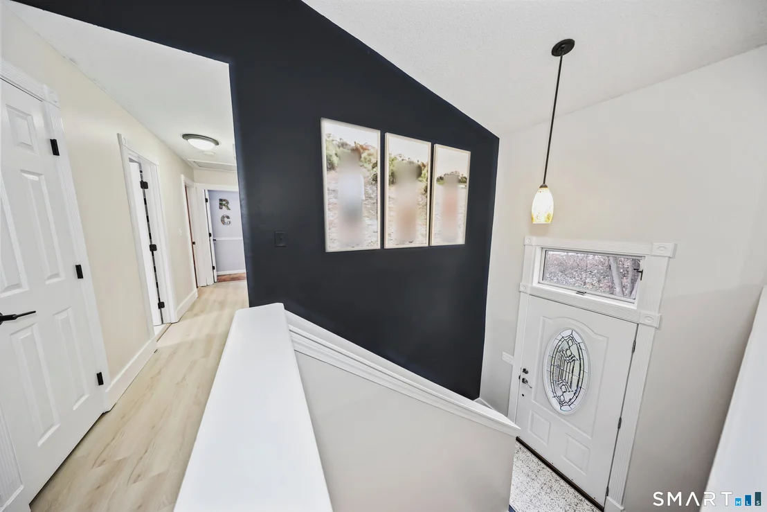 Photo of 7 Circuit Avenue