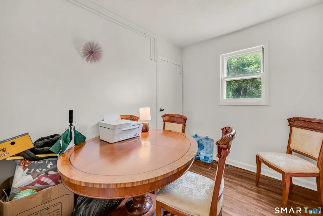 Photo of 325 Wakefield Boulevard