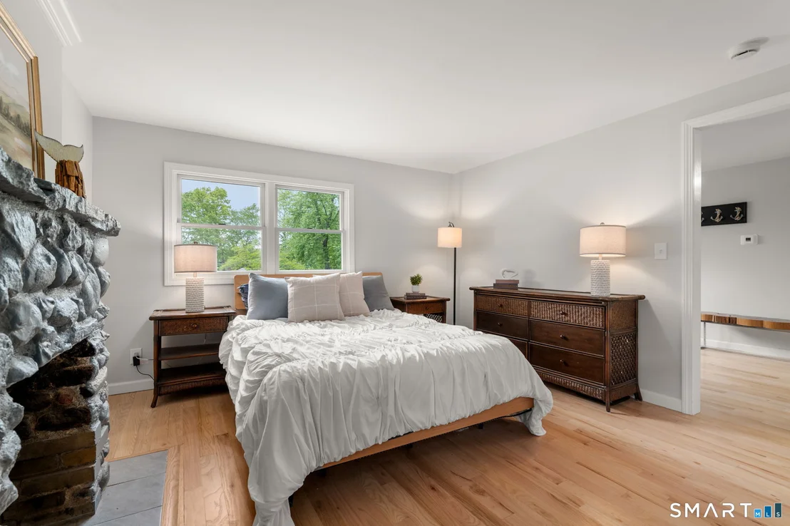 Photo of 440 Lakeview Drive