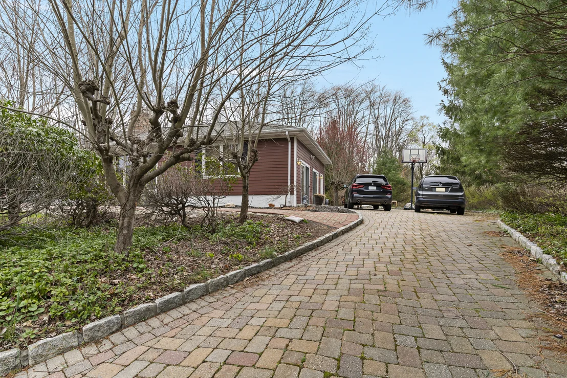 Photo of 2 Fieldstone Drive