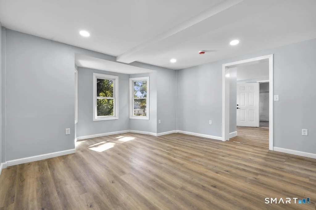 Photo of 6 Lee Avenue