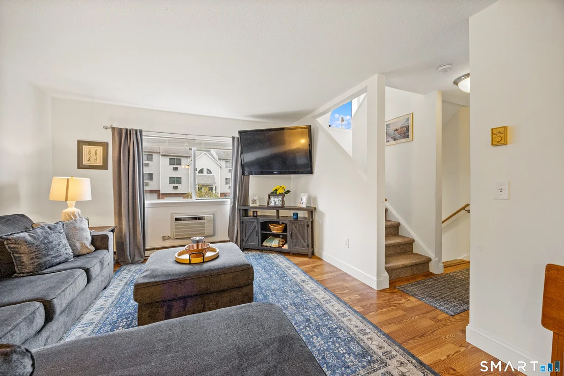 Photo of Unit 41D at 925 Oronoke Road