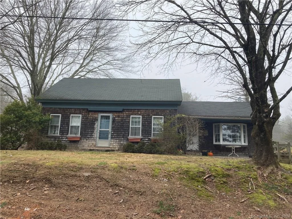 Photo of 319 Mashentuck Road