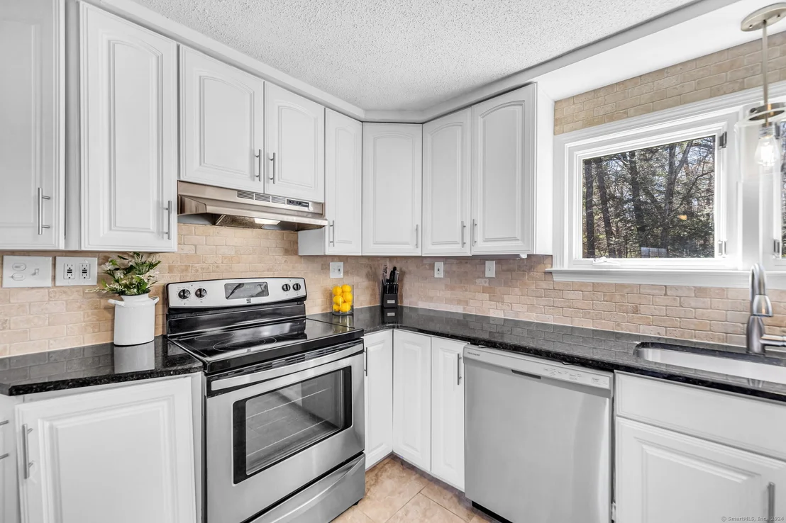 Photo of 611 Halladay Avenue