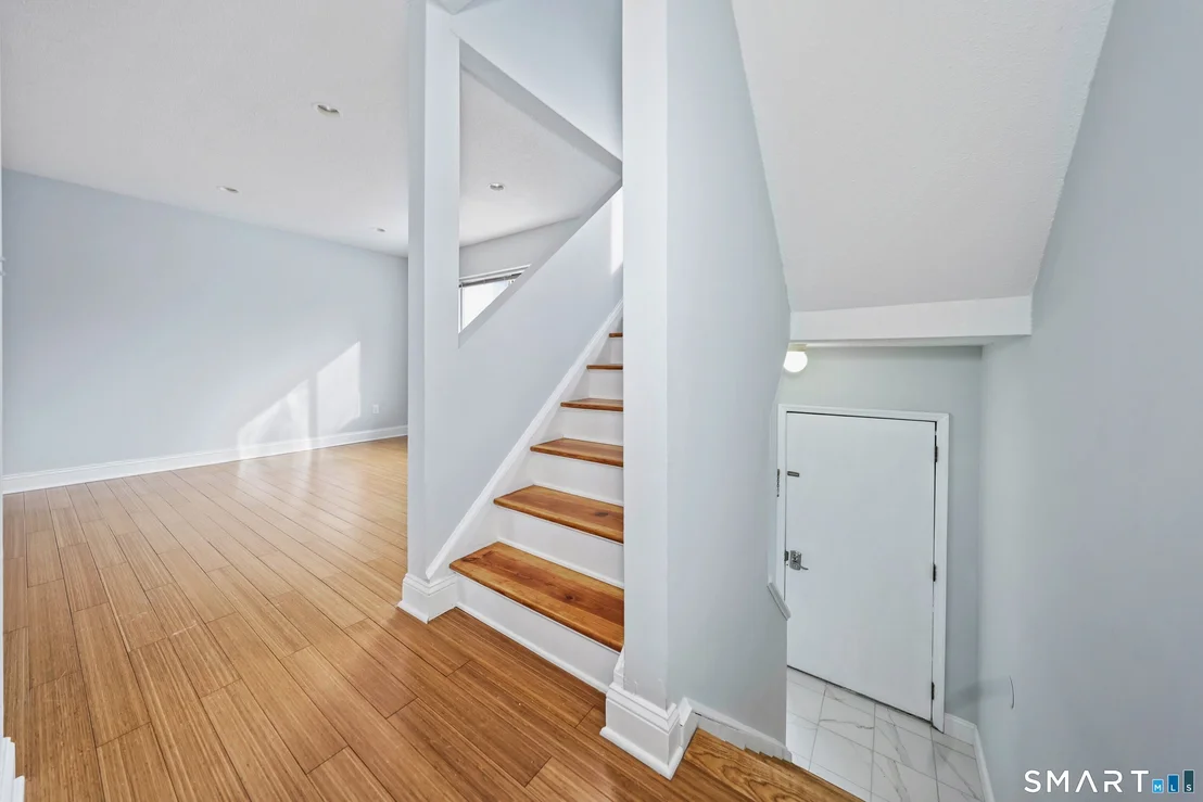 Photo of Unit 11D at 925 Oronoke Road