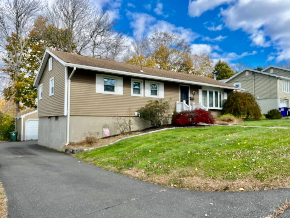 Photo of 124 Plainfield Drive