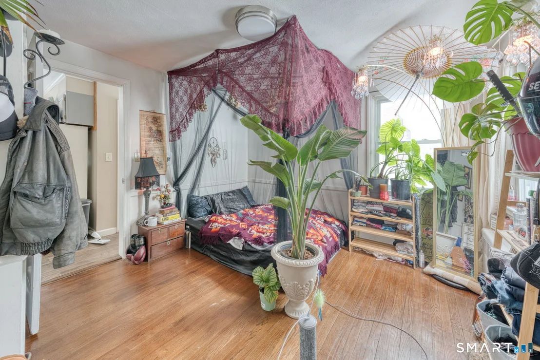 Photo of 291 Mansfield Avenue