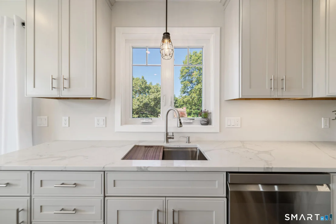 Photo of 85 Vanderbilt Road