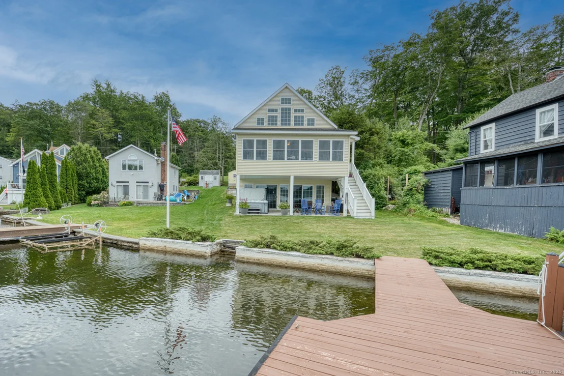 Photo of 722 Lake Drive