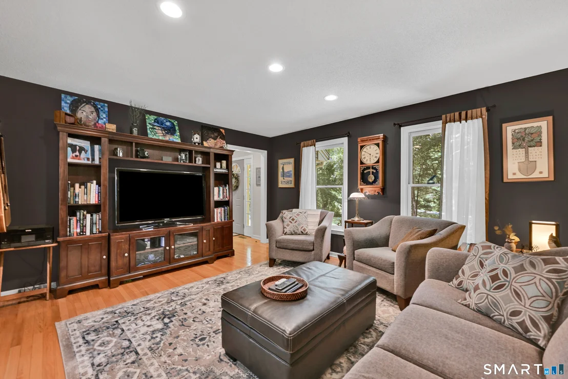 Photo of 107 Robin Drive