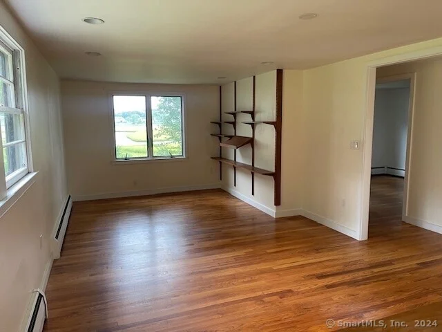 Photo of 8 Shore Grove Road