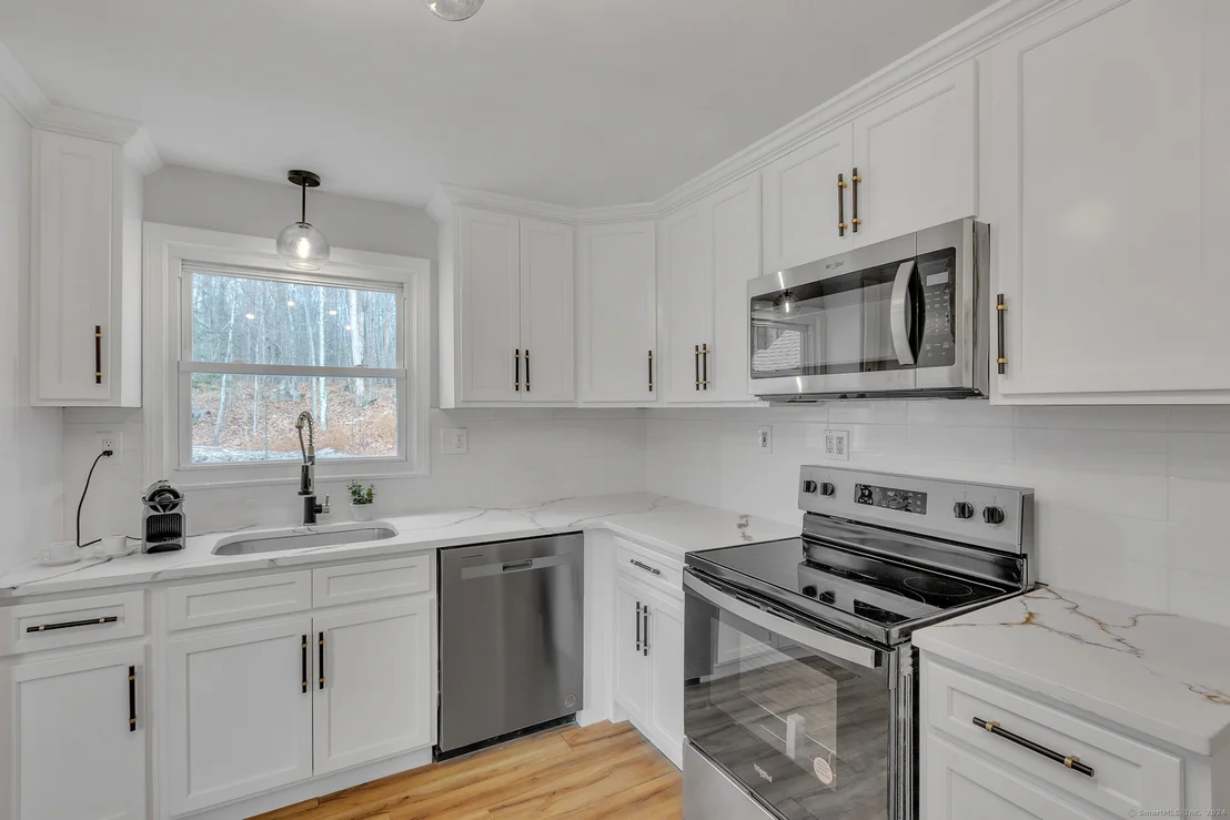 Photo of 243 Chestnut Hill Road