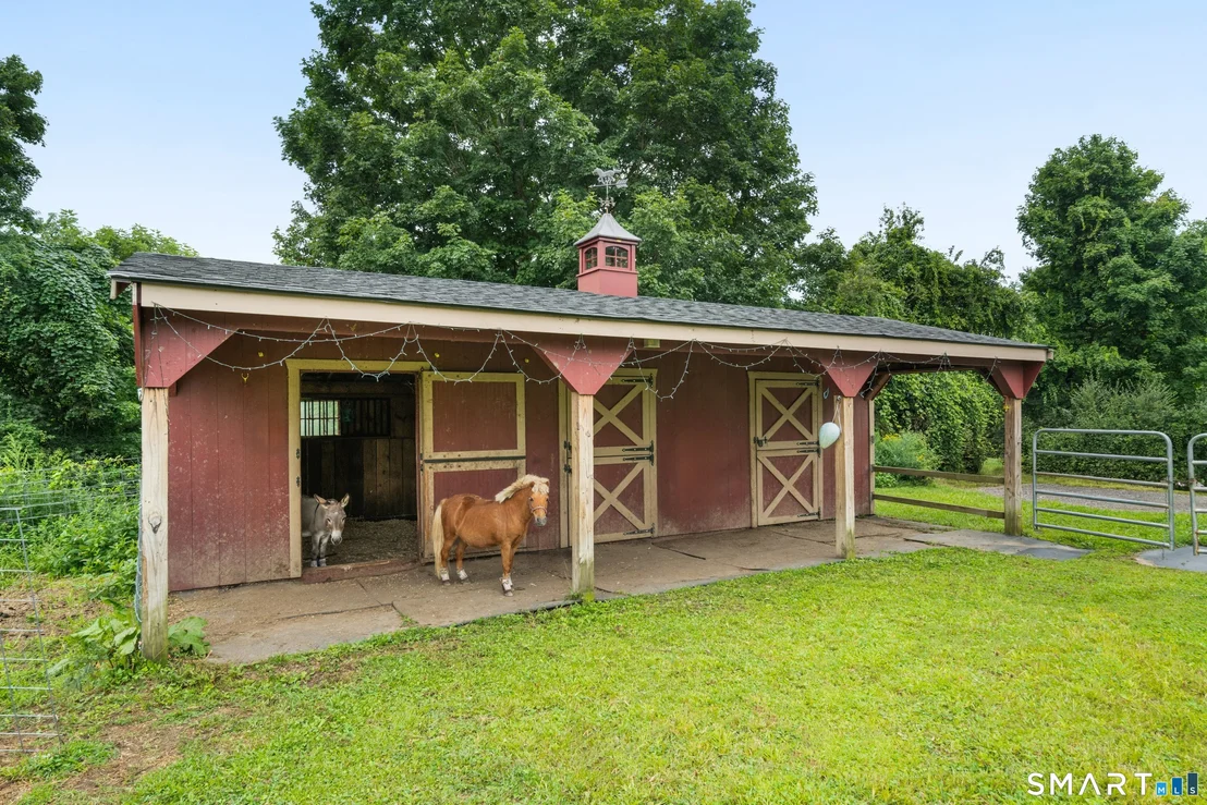 Photo of 8 Meadow Drive