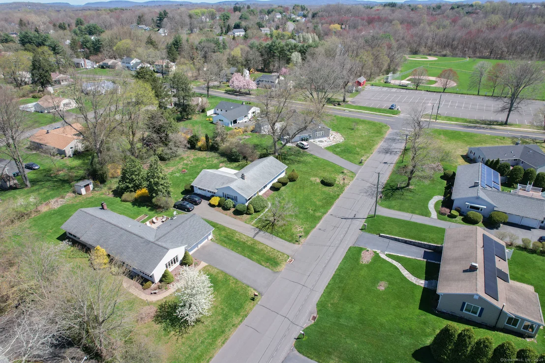 Photo of 466 Juniper Lane