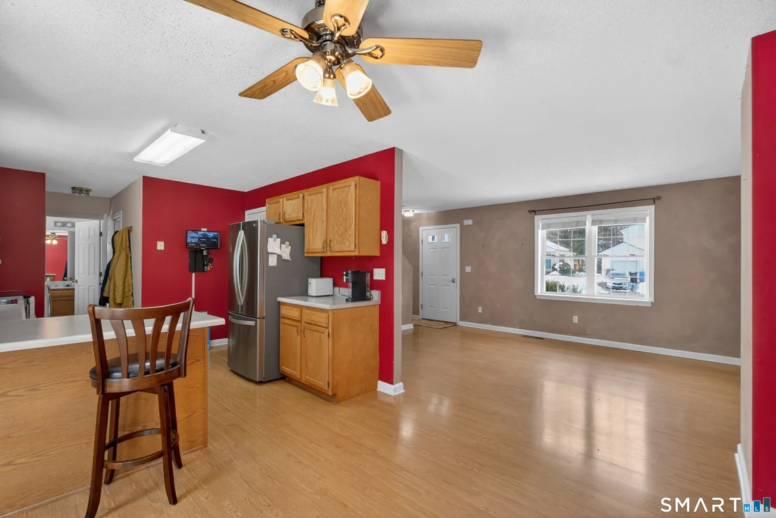 Photo of 230 White Oak Way